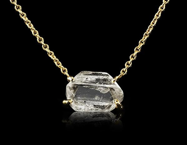 <strong>3.37 ct.</strong> Naturlig Rå Diamant i 18 kt. Håndlavet Guldhalskæde - Rough Diamonds DK