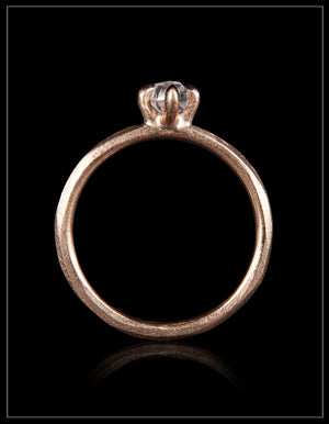 Klassisk Rosaguld Ring med et Råt Twist – 0.40 ct.