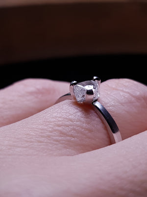 Unik Rå Diamant Ring – 1.04 ct.