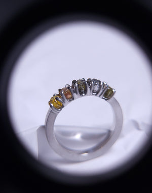 Uslebne Fancy Colour Diamanter i Hvidguldsring – 1.86 ct.