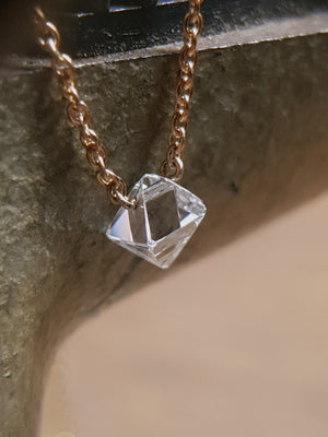 Svævende Octahedron Diamant Halskæde – 0.68 ct.