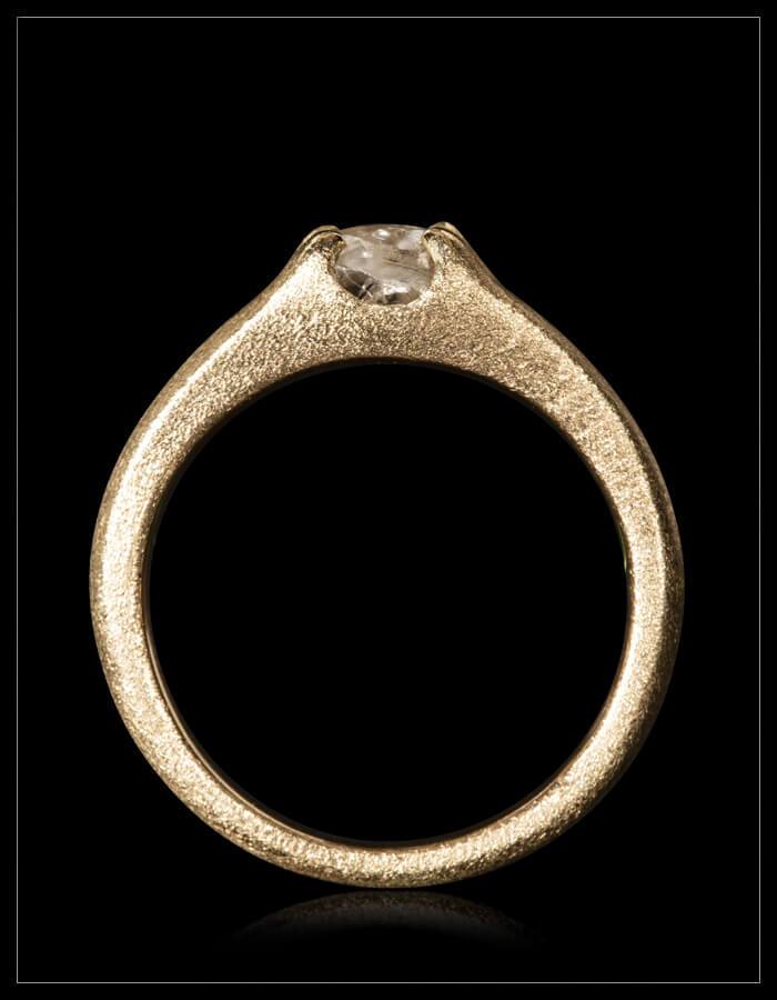 Skjult Skat Ring - <strong>0.96 ct.</strong> - Rough Diamonds DK