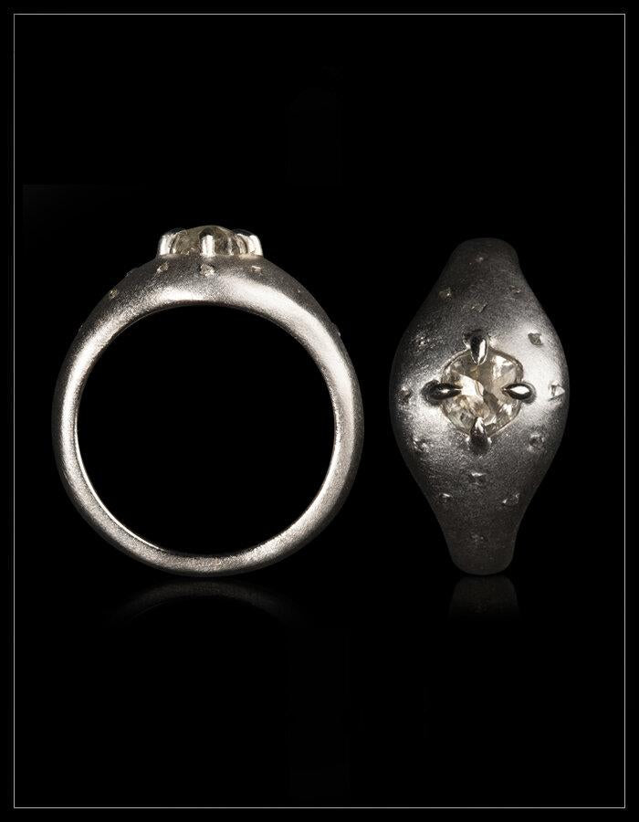 Stjernenat Ring - <strong>1.04 ct. & 0.08 ct.</strong> - Rough Diamonds DK