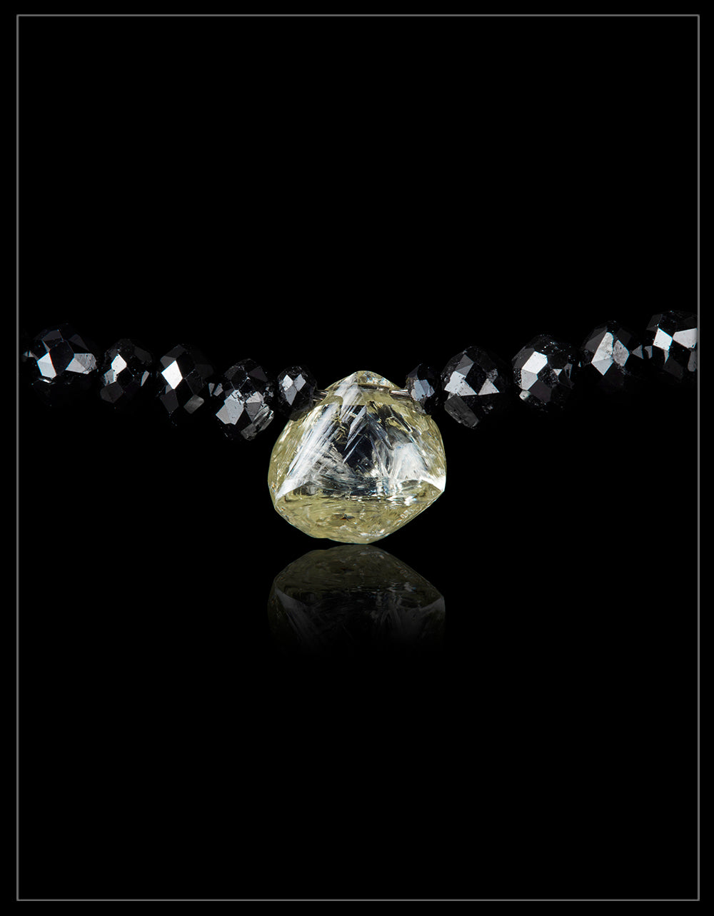 Elegant Diamant Collier Med Et Råt Tvist – 1.11 ct. + 22.33 ct.