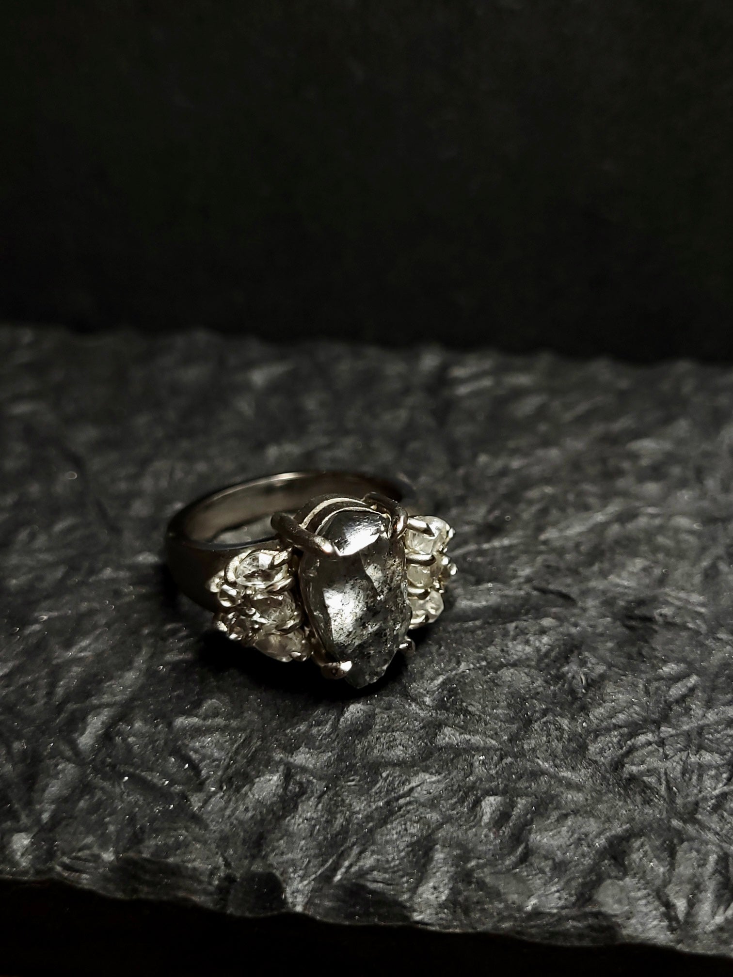 Rå Diamant Antik Cocktail Ring – 8.29 ct.