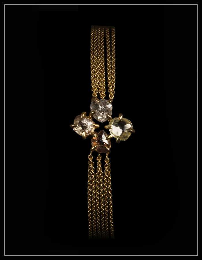 Firkløver Diamantarmbånd - <strong>5.62 ct.</strong> - Rough Diamonds DK