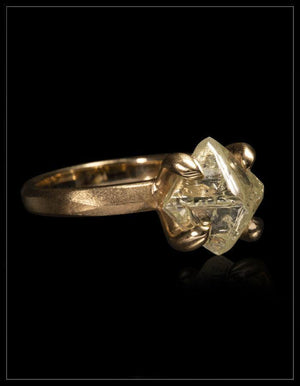 Eksklusiv Lysegul Diamantring - <strong>8.49 ct.</strong> - Rough Diamonds DK