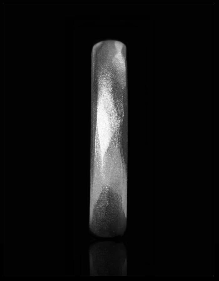 Facetteret Hvidguldsring - 4,5 mm